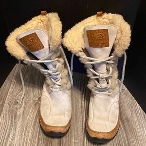 The North Face winter proof women’s  boots size 6.5